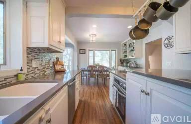 Main picture of 2816 W Grange Ave