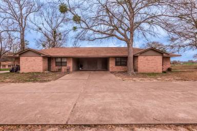 Main picture of 116 Pine Hollow Ln