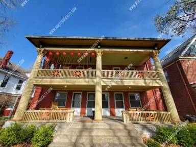 Main picture of 2823 Charlotte St