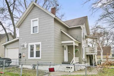 Main picture of 111 Center Ave
