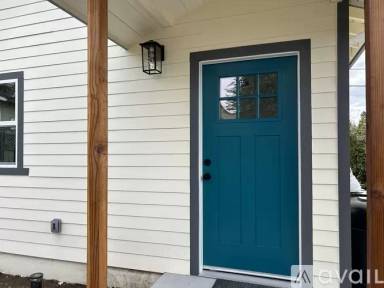 Main picture of 3440 Thorpe Ave