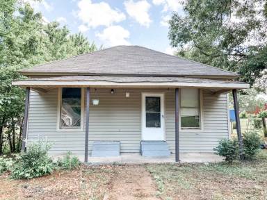 Main picture of 1518 S College St