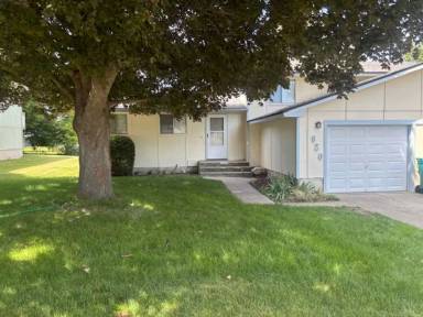 Main picture of 620 S Century Ct