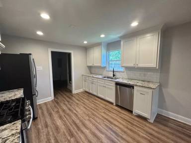 Main picture of 216 N Harrison St