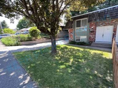 Main picture of 251 SE Kelly Ave
