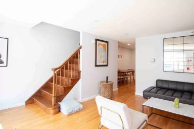 Main picture of 167 South St