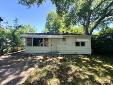 Main picture of 1705 Long 12th St