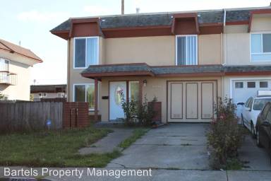 Main picture of 4500 Taft Ave