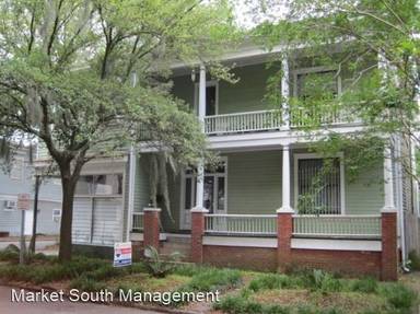 Main picture of 305 W Duffy St