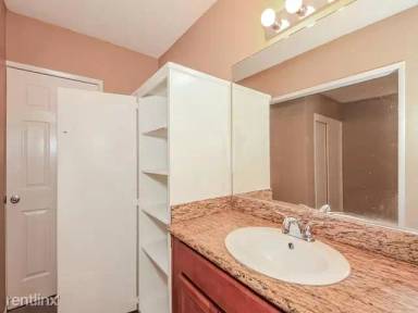 Main picture of Riverside Villas Apartments