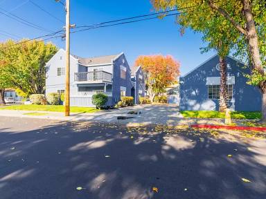Main picture of 4590 Augustine St