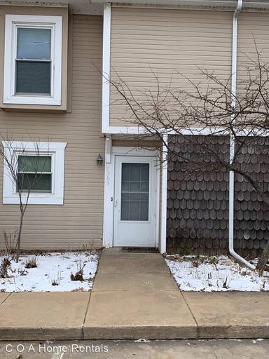 Main picture of 6725 W Shade Ln