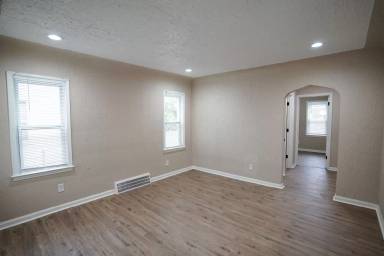 Main picture of 10026 Coyle St