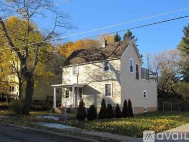 Main picture of 895 Lee St