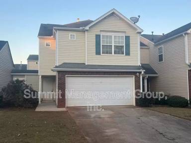 Main picture of 2810 Lakeside Cir