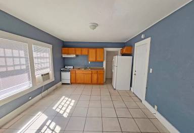 Main picture of 612 26th St W