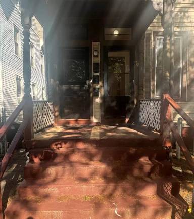 Main picture of 37 Hotchkiss St