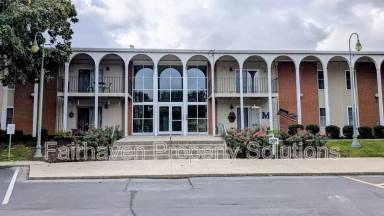 Main picture of 500 River St