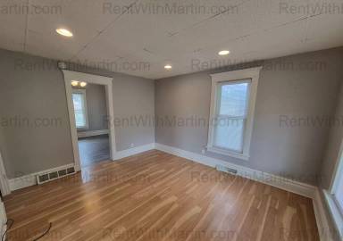 Main picture of 2016 Falls Ave