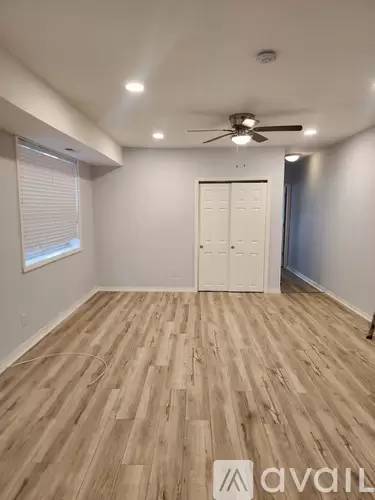 Main picture of 30 S Richards Ave