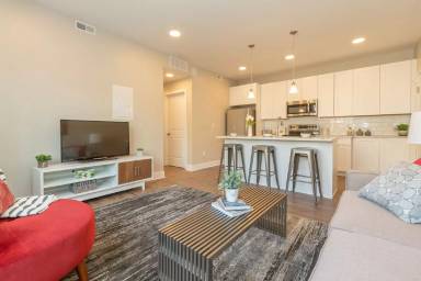 Main picture of 1713 W Berks St