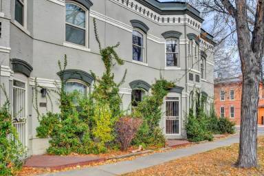 Main picture of 2757 Champa St