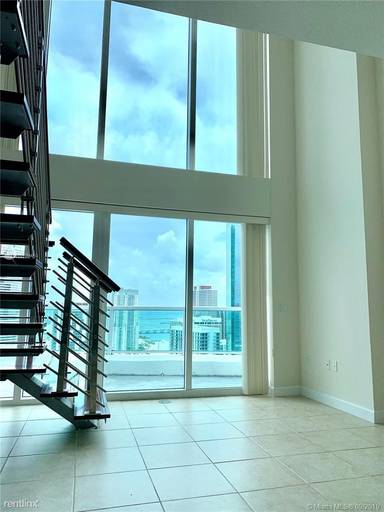 Main picture of Brickell on the River North