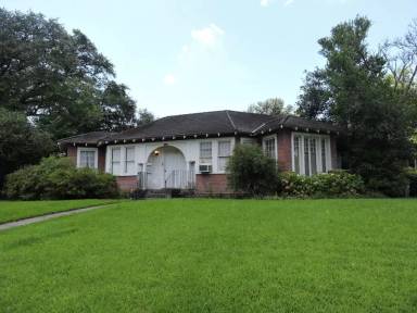 Main picture of 1819 Cedardale Ave