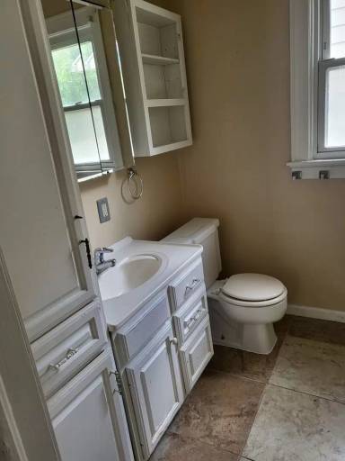 Main picture of 1112 S Harlan Ave