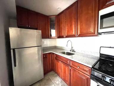 Main picture of 5775 Mosholu Ave