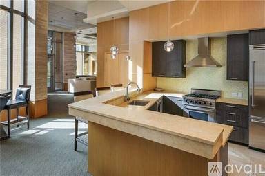 Main picture of Washington Square Tower 1