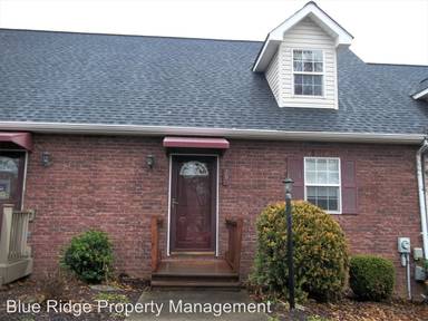 Main picture of 203 Hallbrook Dr