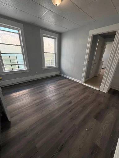 Main picture of 105 Maple St
