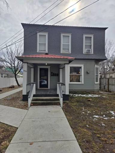 Main picture of 2335 Baker St