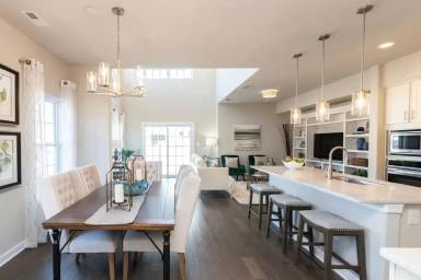 Main picture of 411 House of Burgesses Way