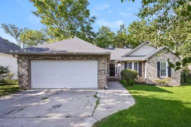 Main picture of 606 Knollwood Dr