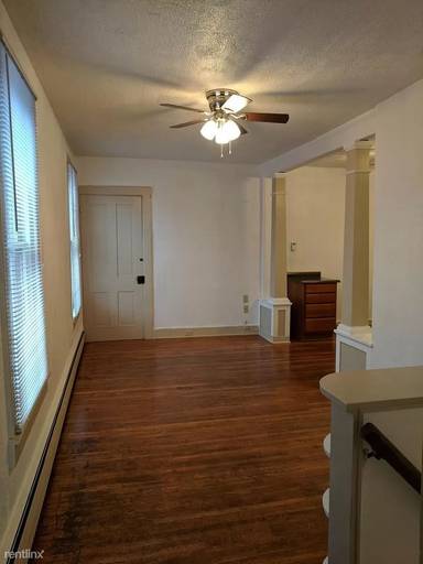 Main picture of 23 S Market St