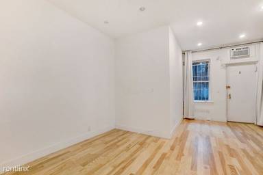 Main picture of 154 E 7th St