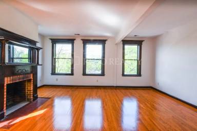 Main picture of 60 Main St