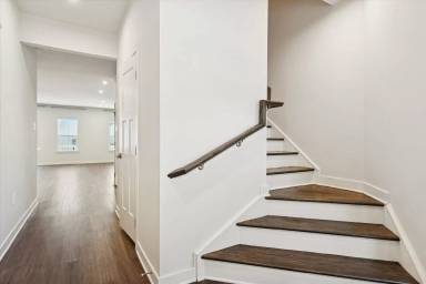 Main picture of 270 Chase Dr