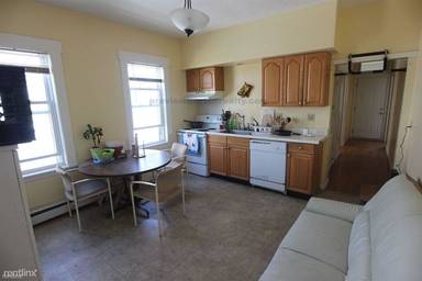 Main picture of 32 Litchfield St