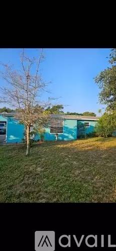 Main picture of 3715 Maple St