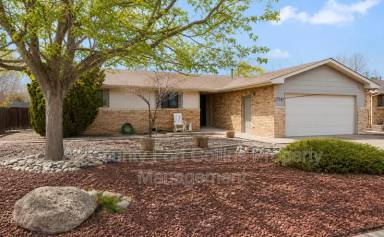 Main picture of 4821 Roosevelt Ave