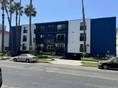 Main picture of 425 S Catalina St