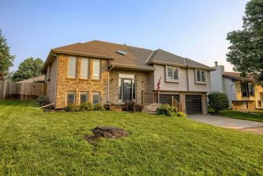 Main picture of 17218 Pine St