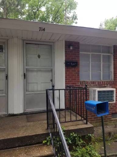 Main picture of 714 Pou St