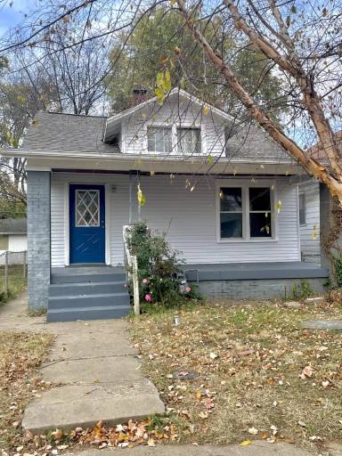 Main picture of 654 E Oregon St