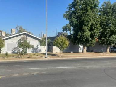 Main picture of 03 - 19 E San Joaquin St