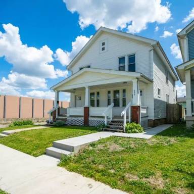 Main picture of 699 E 4th Ave