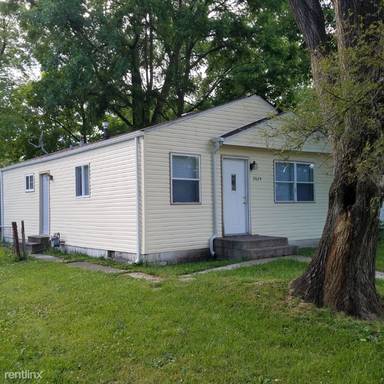 Main picture of 2624 N Lasalle St